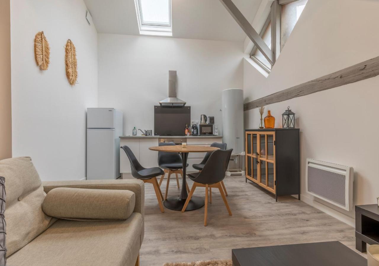 Atypique - 2 Chambres Avec Salles De Bains, Cuisine Equipee, Parking Gratuit Castelsarrasin Exterior foto